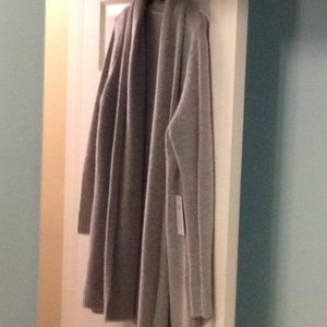 Duster cardigan sweater gray with pop color seam